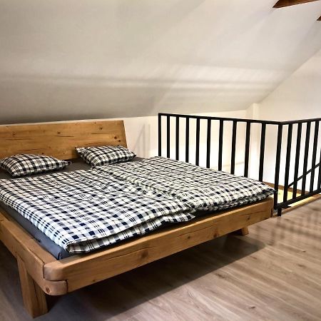 Mezonetový apartmán s terasou na samotě v lese Vlkava Exterior foto