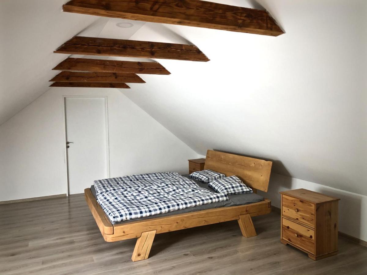 Mezonetový apartmán s terasou na samotě v lese Vlkava Exterior foto